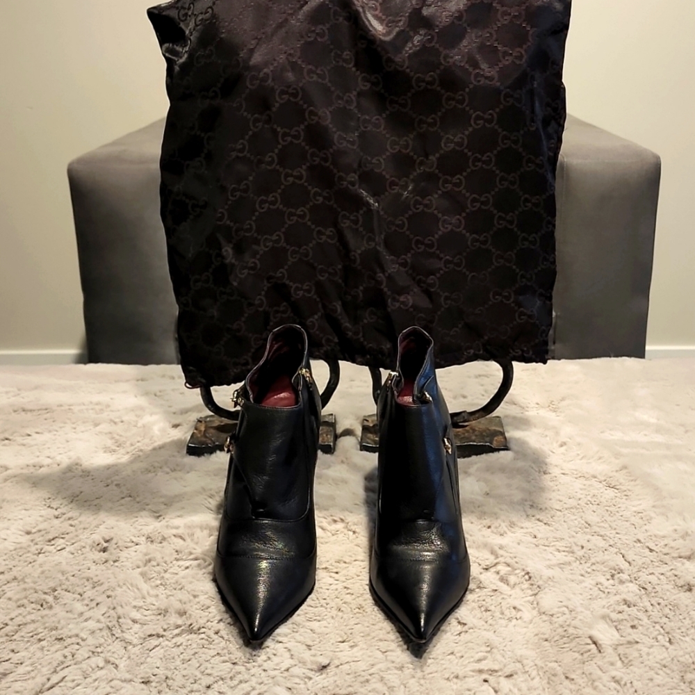 Women's Gucci ShoeBoot Black Leather (Excellent Condition) Size 7.5